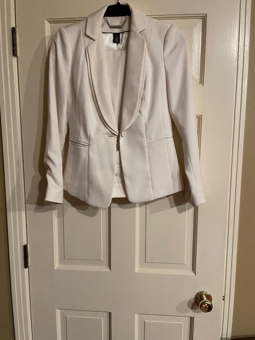 Off white pant suit